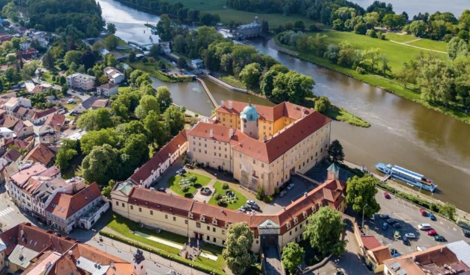 Apartment Spa And Fontain Poděbrady Buitenkant foto